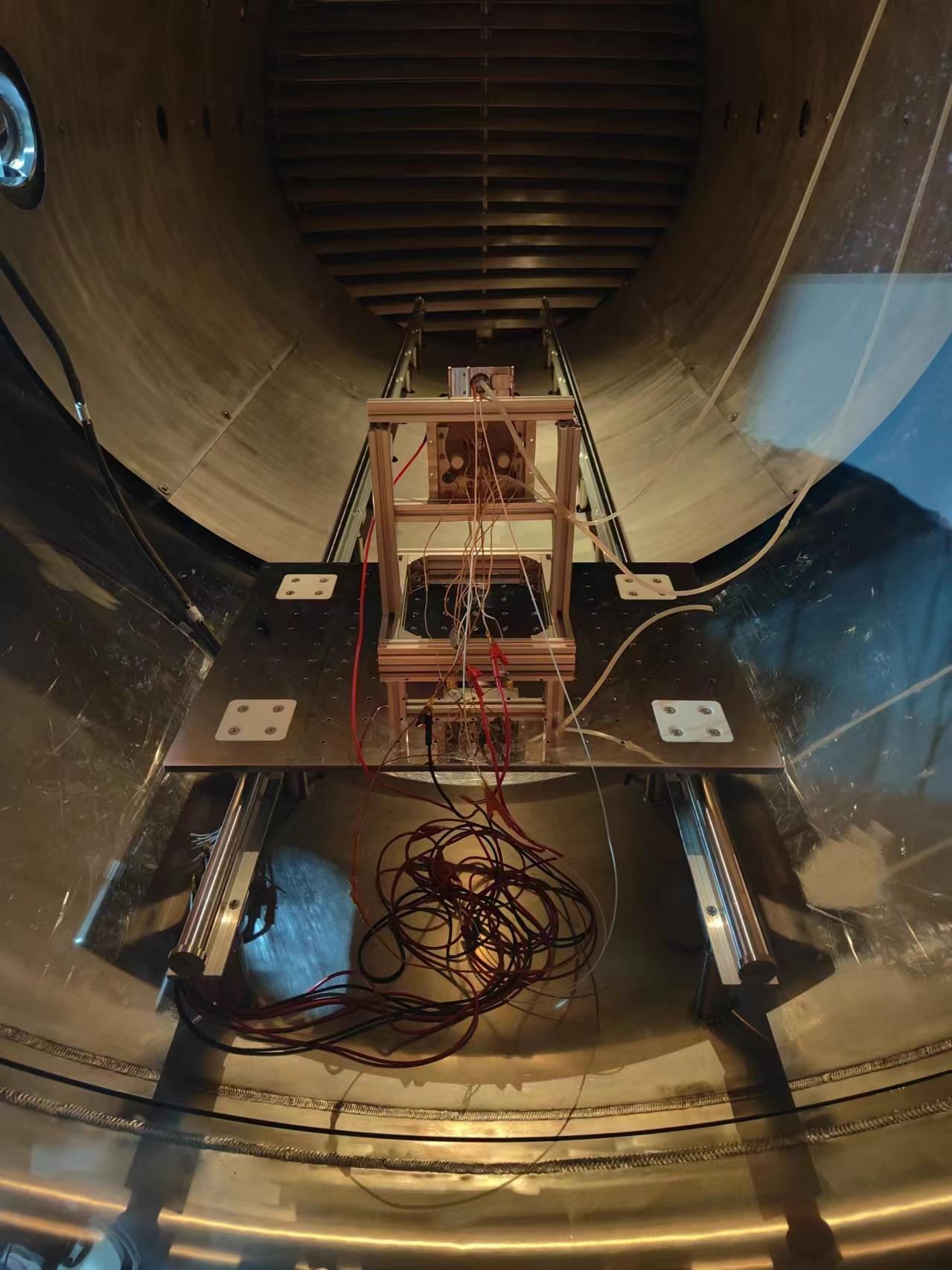 TS-2推力器性能试验设备3